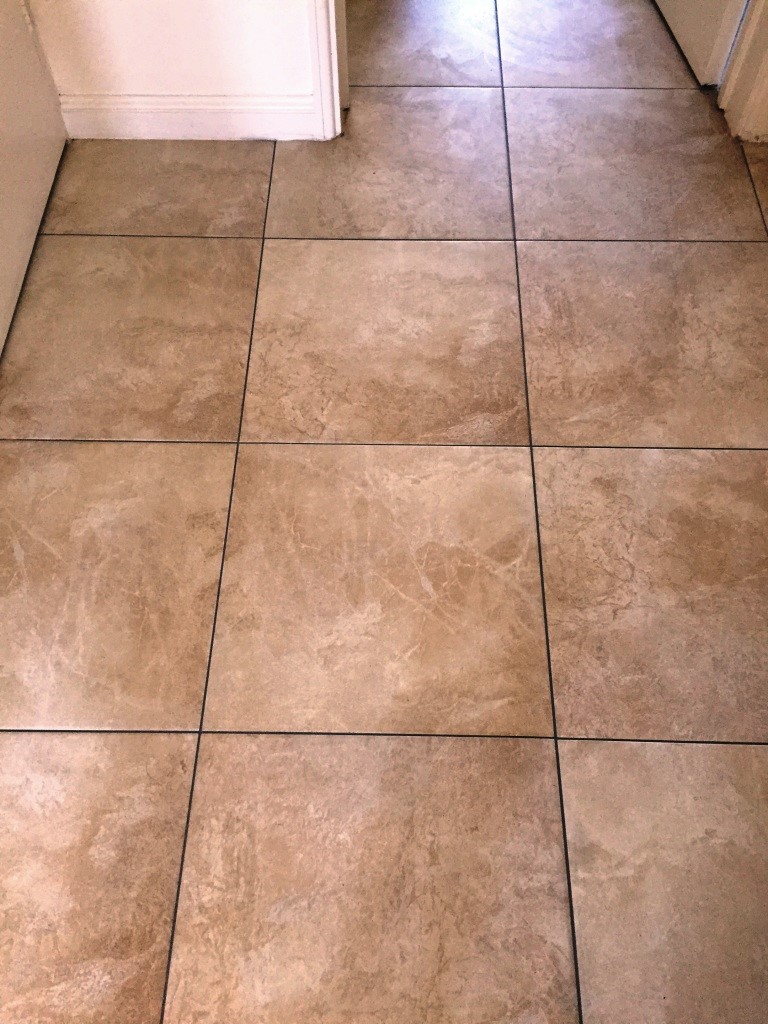 Renovating Porcelain Tile And Grout In, What Colour Grout With Brown Floor Tiles